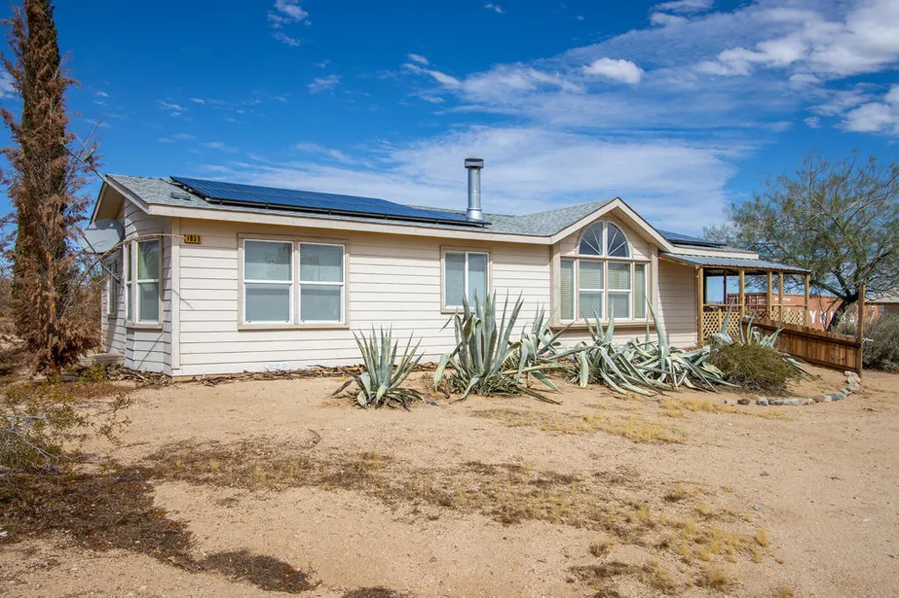 1959 Yetters Lane Landers, CA 92285