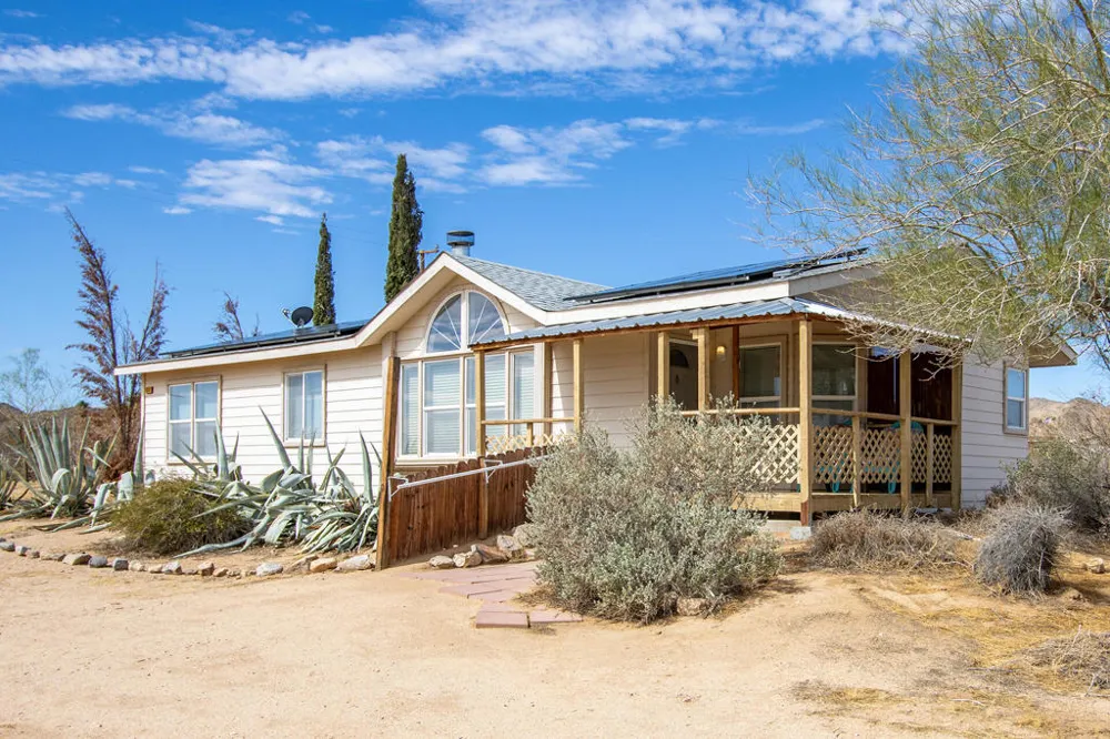 1959 Yetters Lane Landers, CA 92285