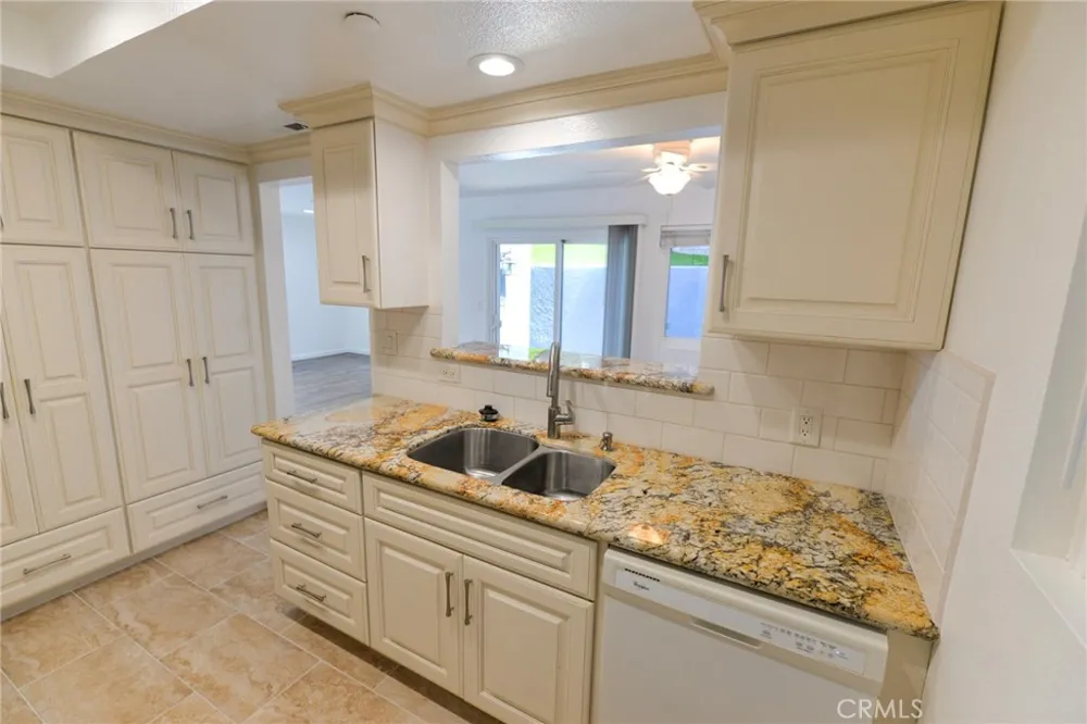 257 Avenida Victoria #A San Clemente, CA 92672