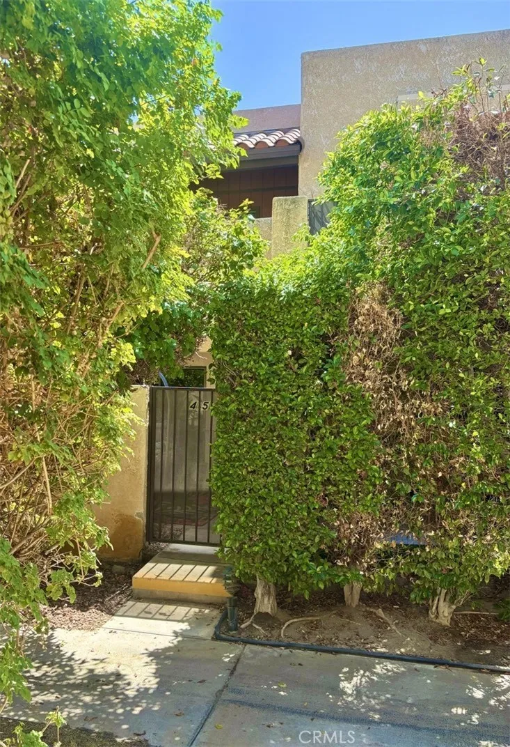 200 E Racquet Club Palm Springs, CA 92262