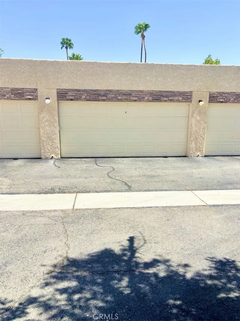 200 E Racquet Club Palm Springs, CA 92262