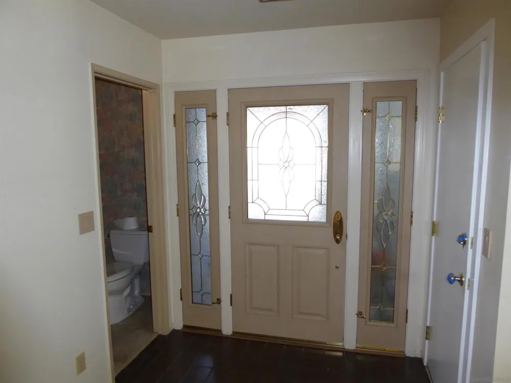 2306 Caminito Andada San Diego, CA 92107