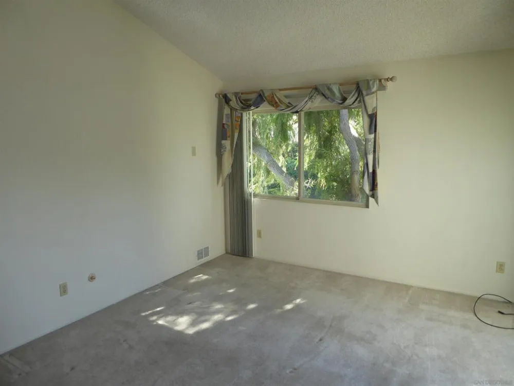 2306 Caminito Andada San Diego, CA 92107
