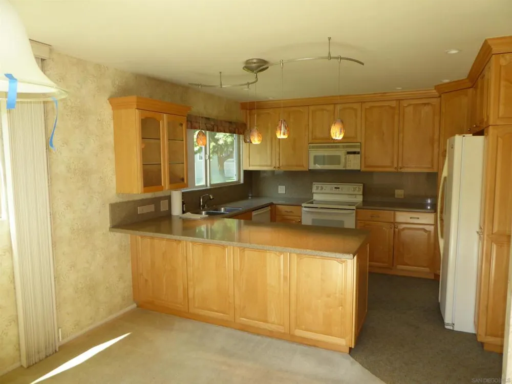 2306 Caminito Andada San Diego, CA 92107