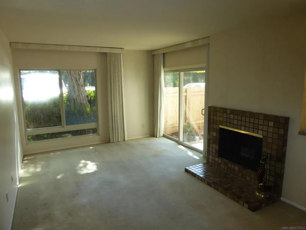 2306 Caminito Andada San Diego, CA 92107