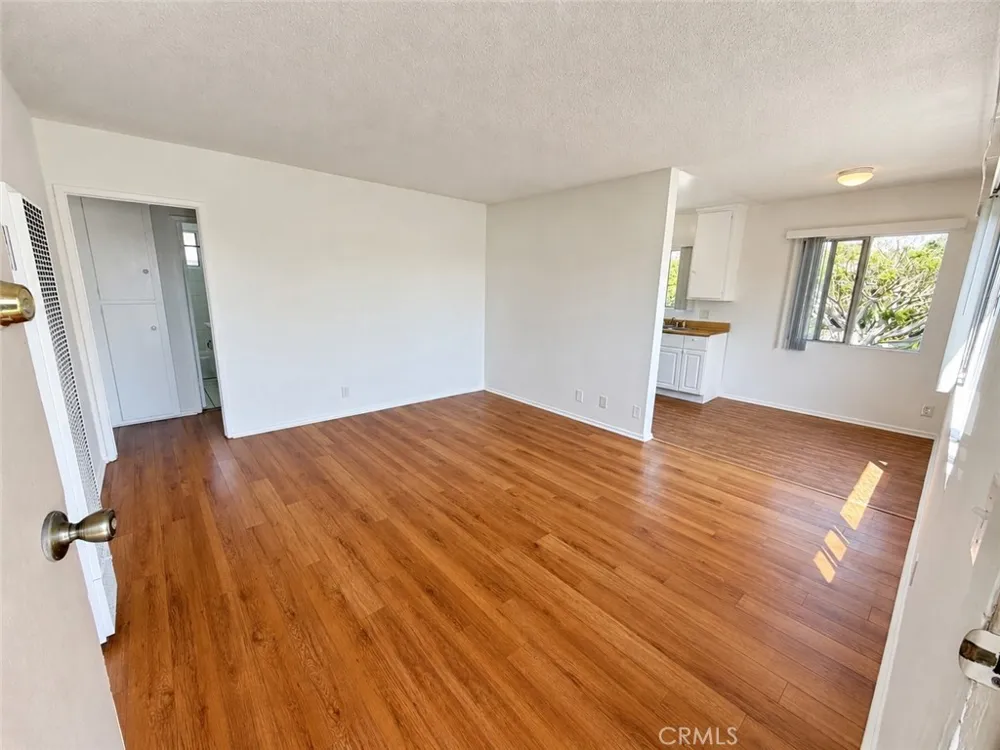 1808 10th Street #D Santa Monica, CA 90404