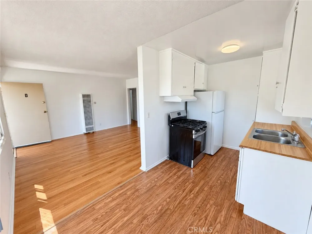 1808 10th Street #D Santa Monica, CA 90404