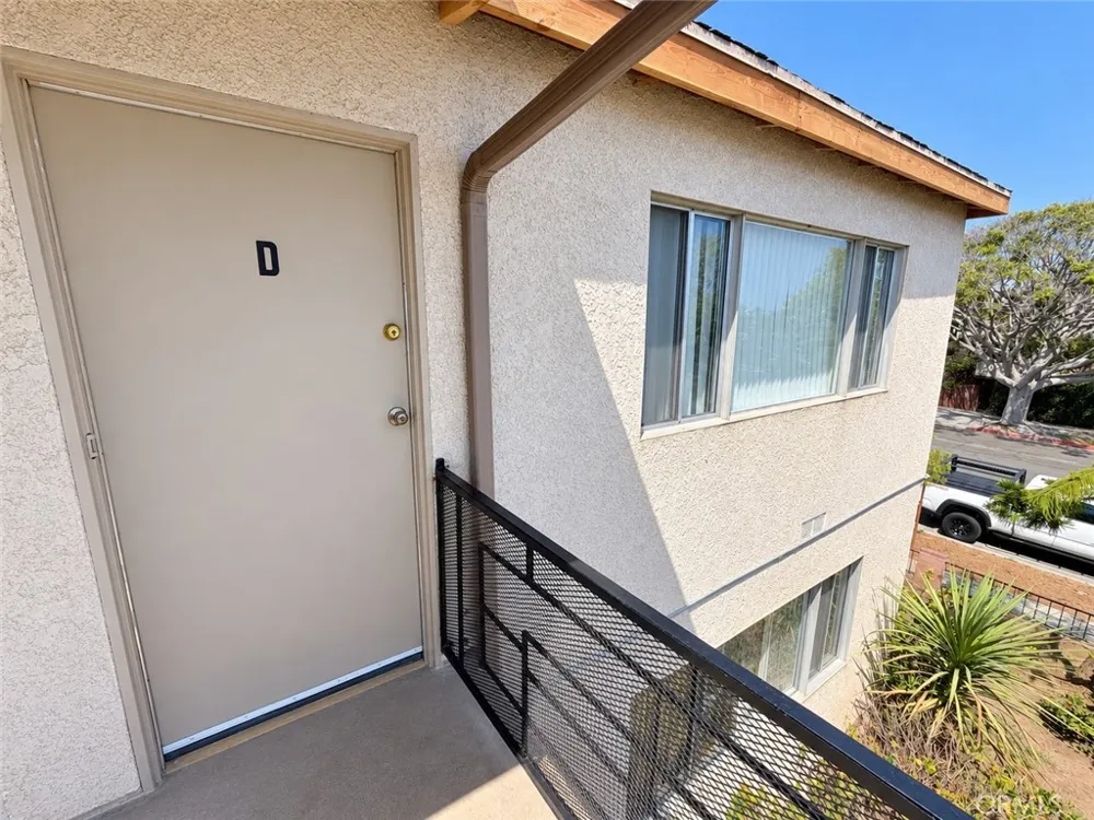 1808 10th Street #D Santa Monica, CA 90404