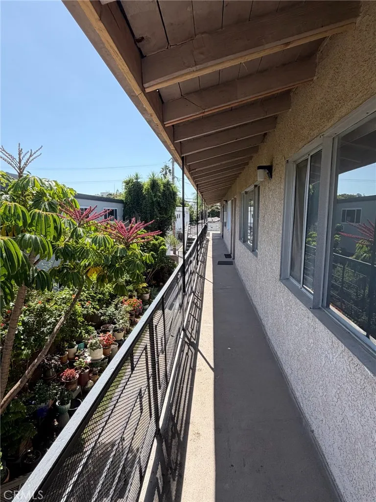 1808 10th Street #D Santa Monica, CA 90404