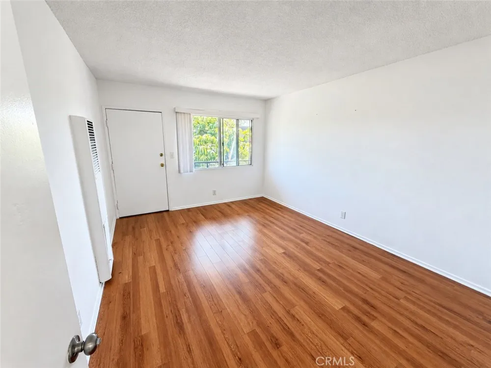 1808 10th Street #D Santa Monica, CA 90404