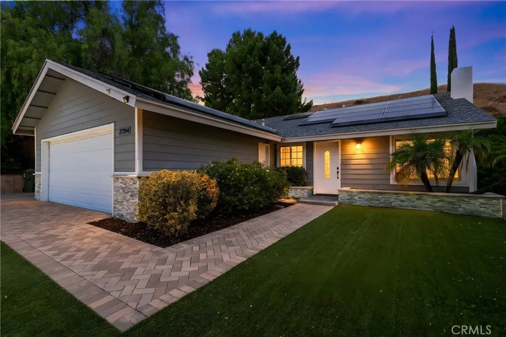 27394 Onlee Saugus, CA 91350