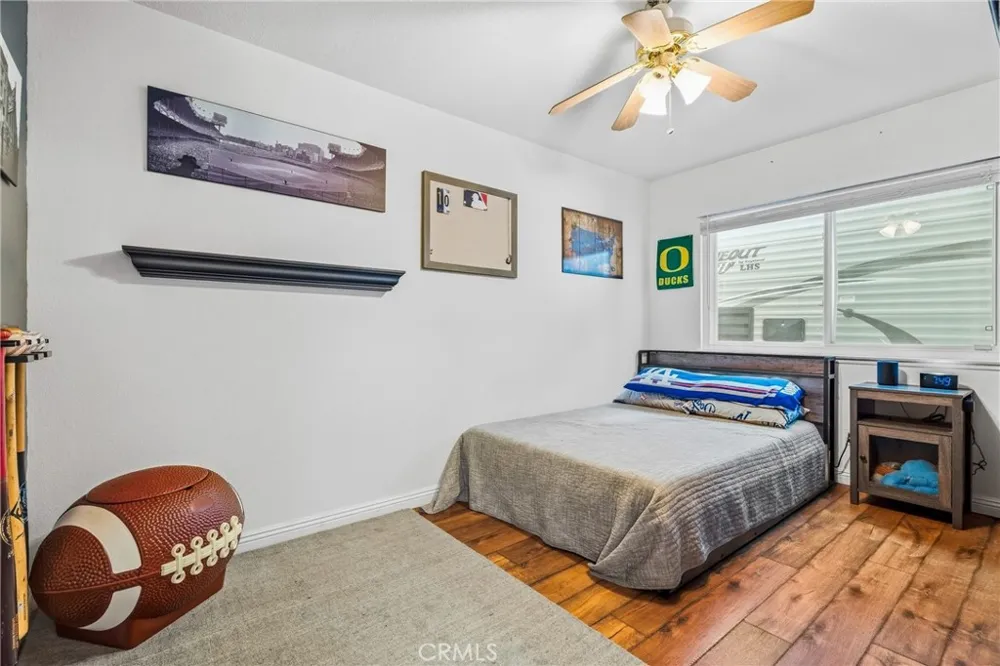 27394 Onlee Saugus, CA 91350