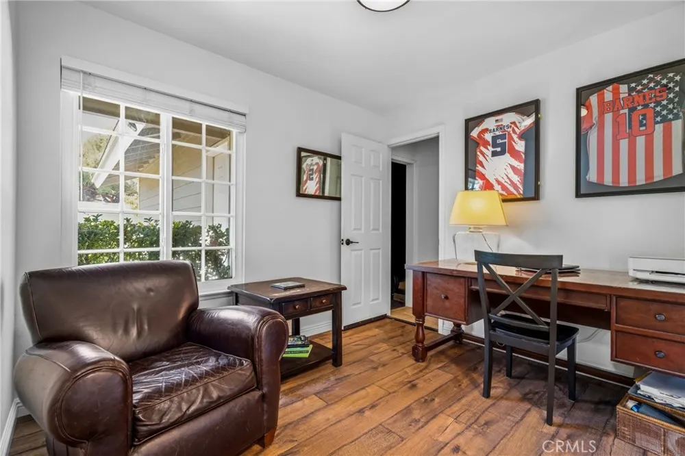27394 Onlee Saugus, CA 91350