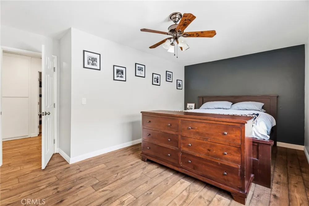 27394 Onlee Saugus, CA 91350
