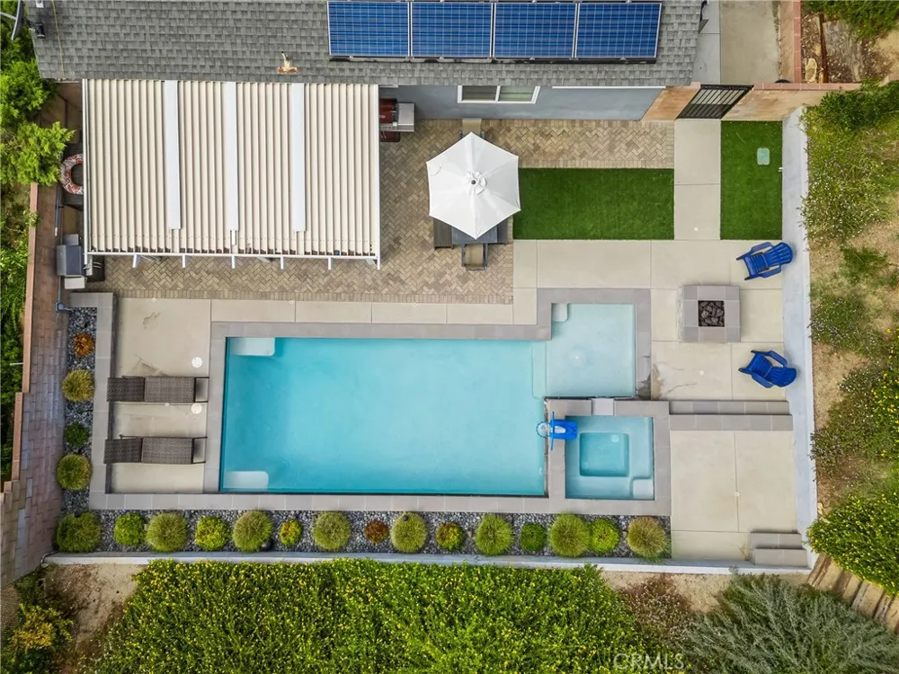 27394 Onlee Saugus, CA 91350