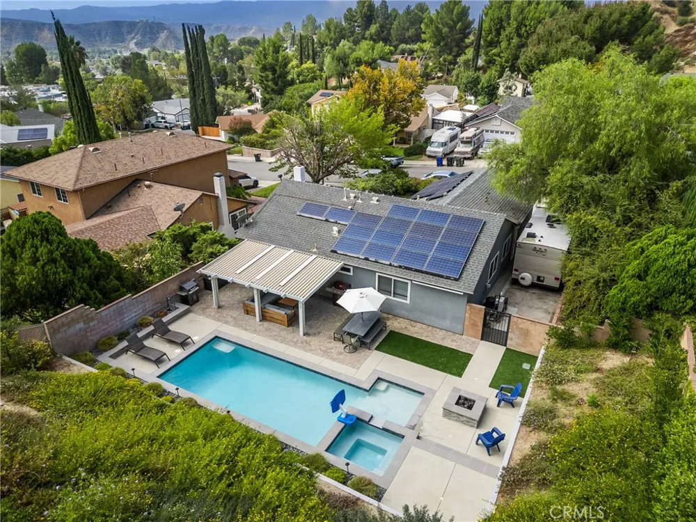 27394 Onlee Saugus, CA 91350
