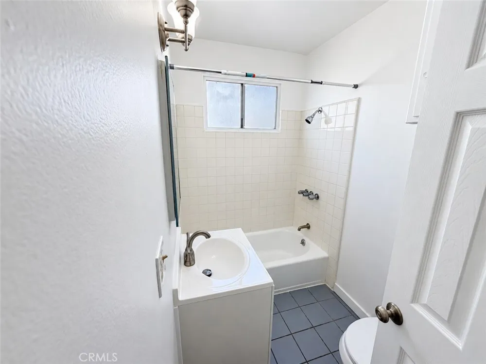 1808 10th Street #F Santa Monica, CA 90404