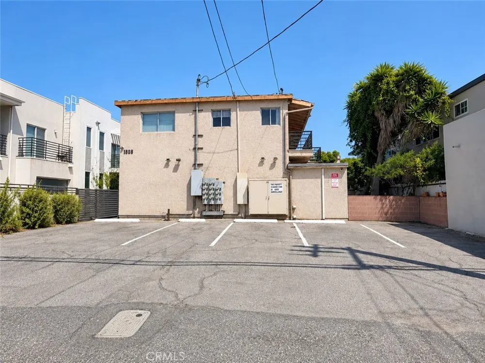 1808 10th Street #F Santa Monica, CA 90404