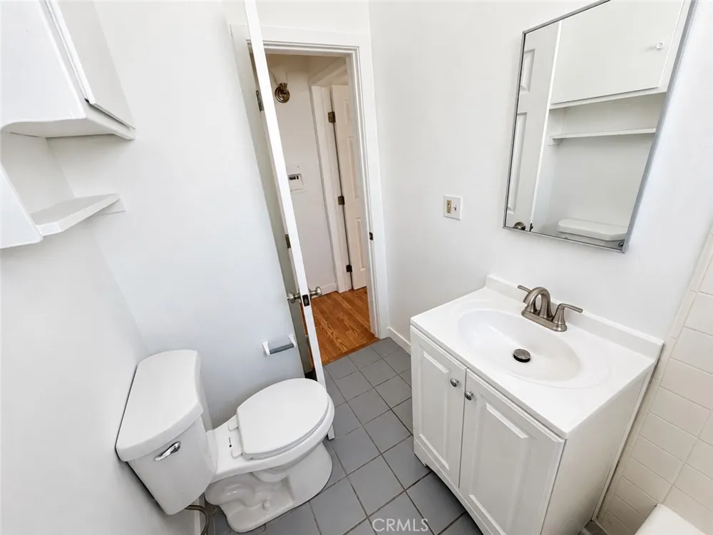 1808 10th Street #F Santa Monica, CA 90404