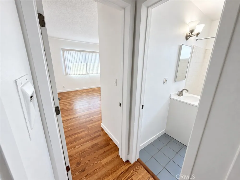 1808 10th Street #F Santa Monica, CA 90404