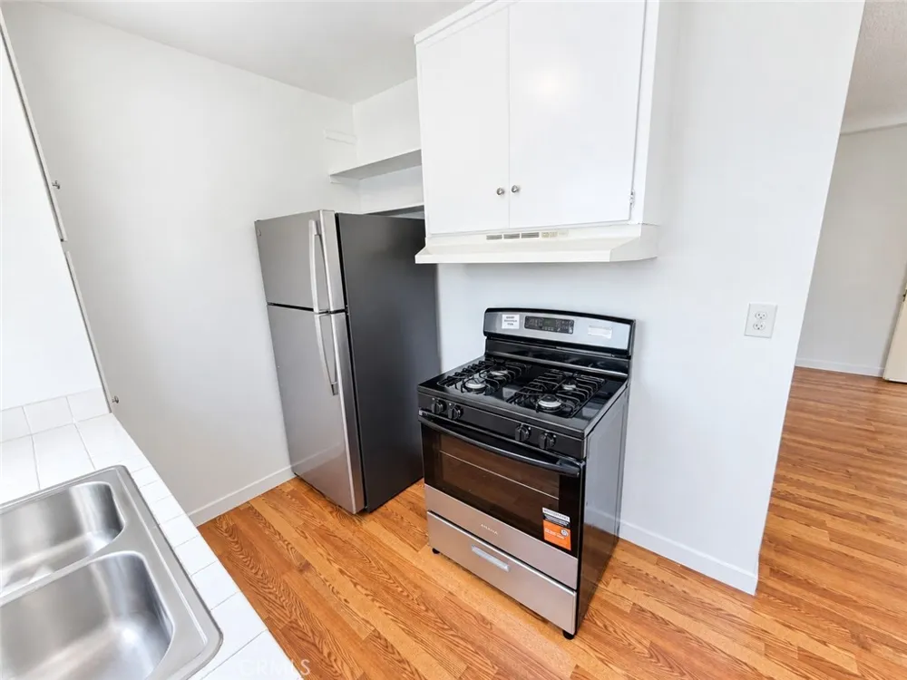 1808 10th Street #F Santa Monica, CA 90404