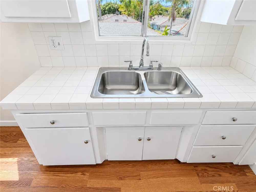 1808 10th Street #F Santa Monica, CA 90404