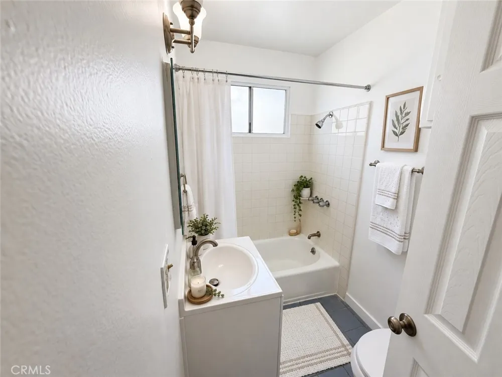 1808 10th Street #F Santa Monica, CA 90404