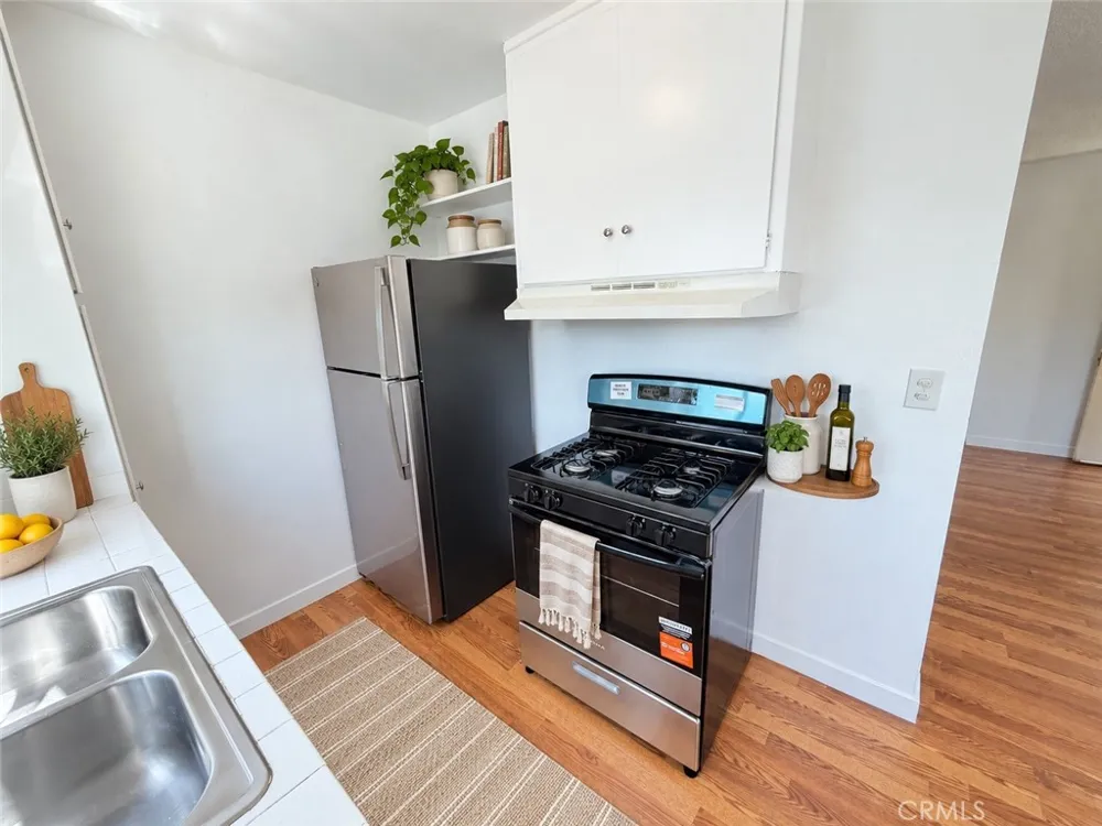 1808 10th Street #F Santa Monica, CA 90404