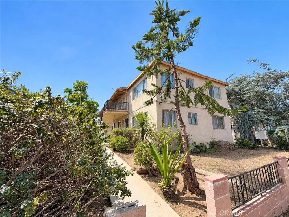 1808 10th Street #F Santa Monica, CA 90404