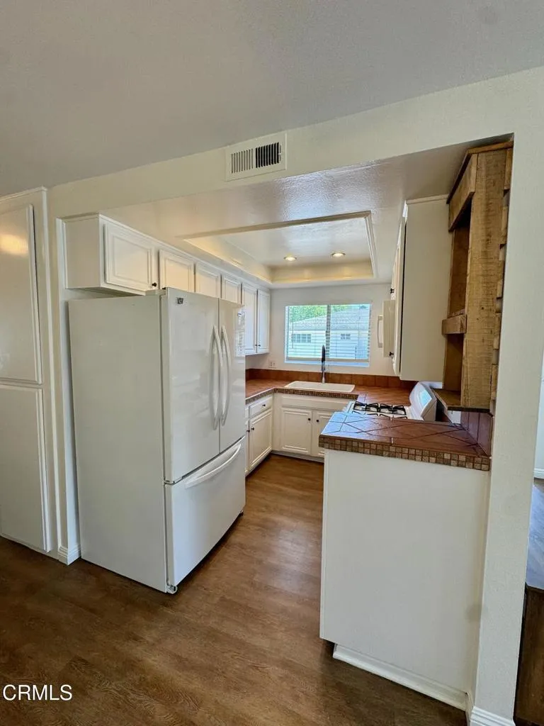 1136 Acadia Place #4 Ventura, CA 93003