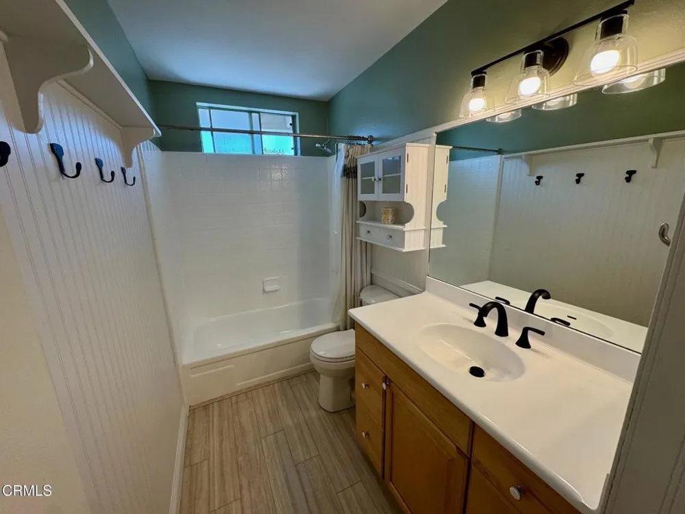 1136 Acadia Place #4 Ventura, CA 93003