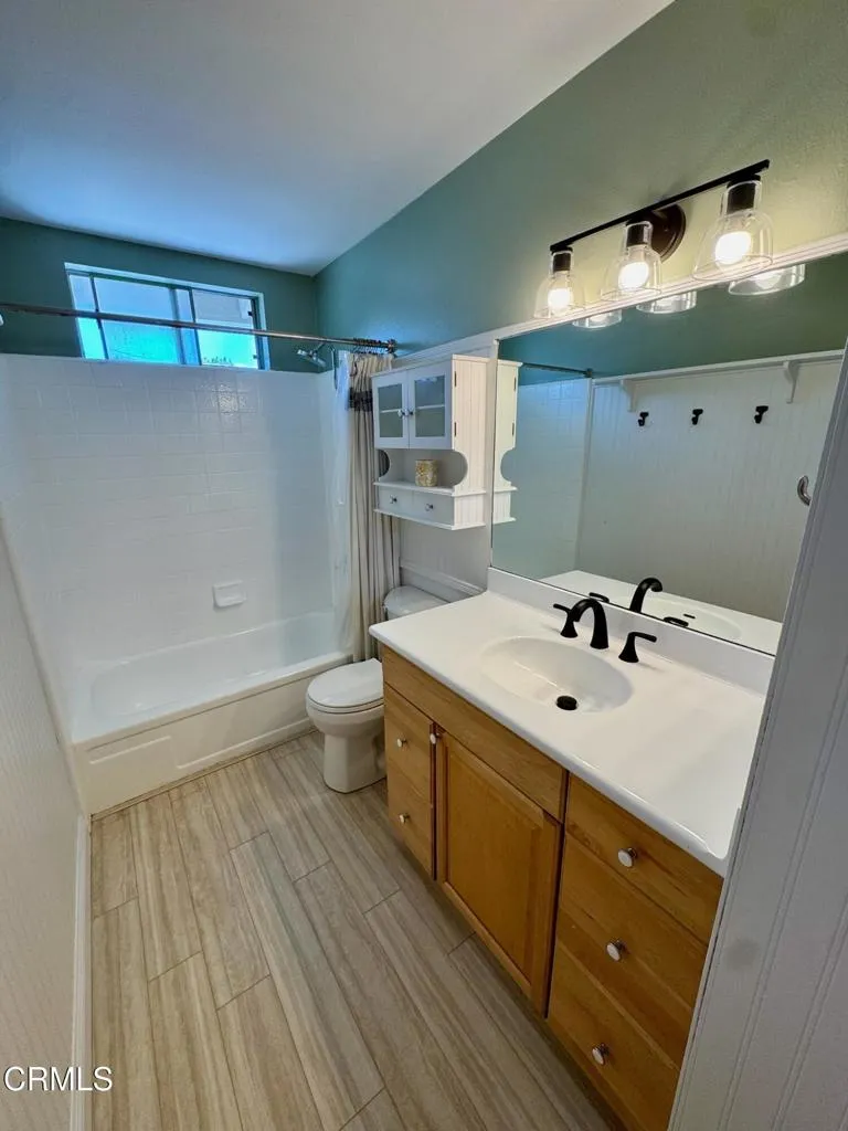 1136 Acadia Place #4 Ventura, CA 93003