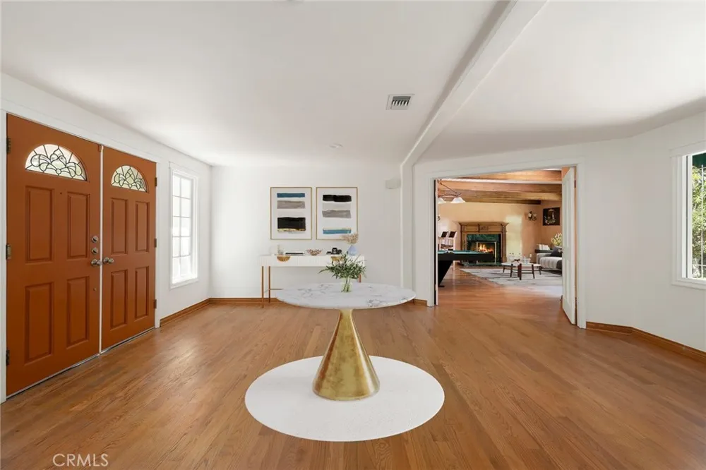 5220 Collier Place Woodland Hills, CA 91356