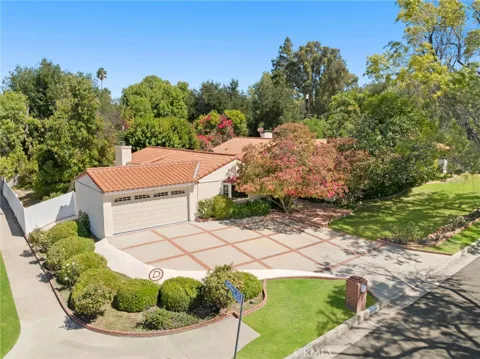 5220 Collier Place