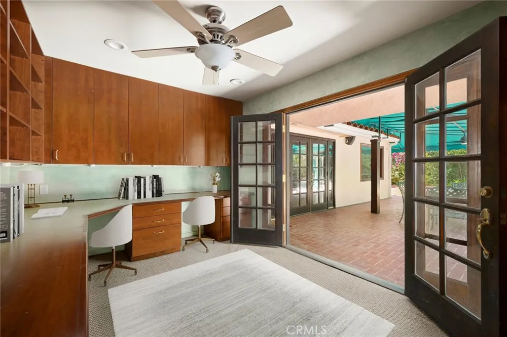 5220 Collier Place Woodland Hills, CA 91356