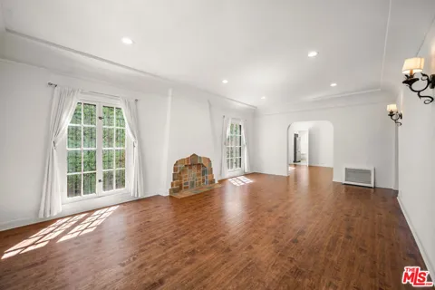 123 S Orange Drive