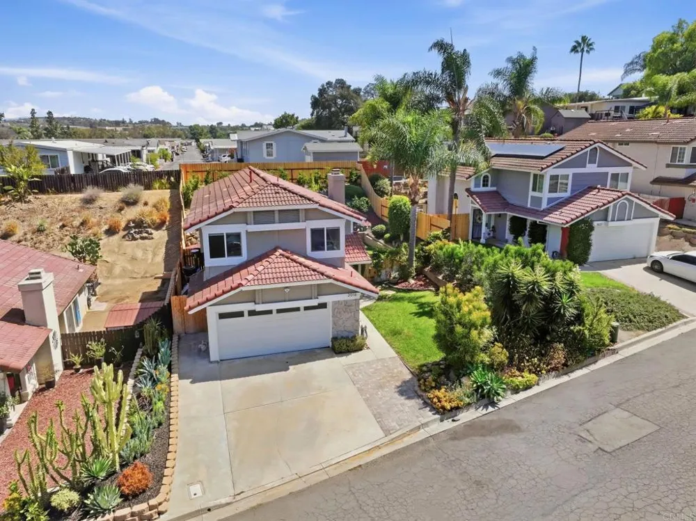 2016 Badger Gln Escondido, CA 92029