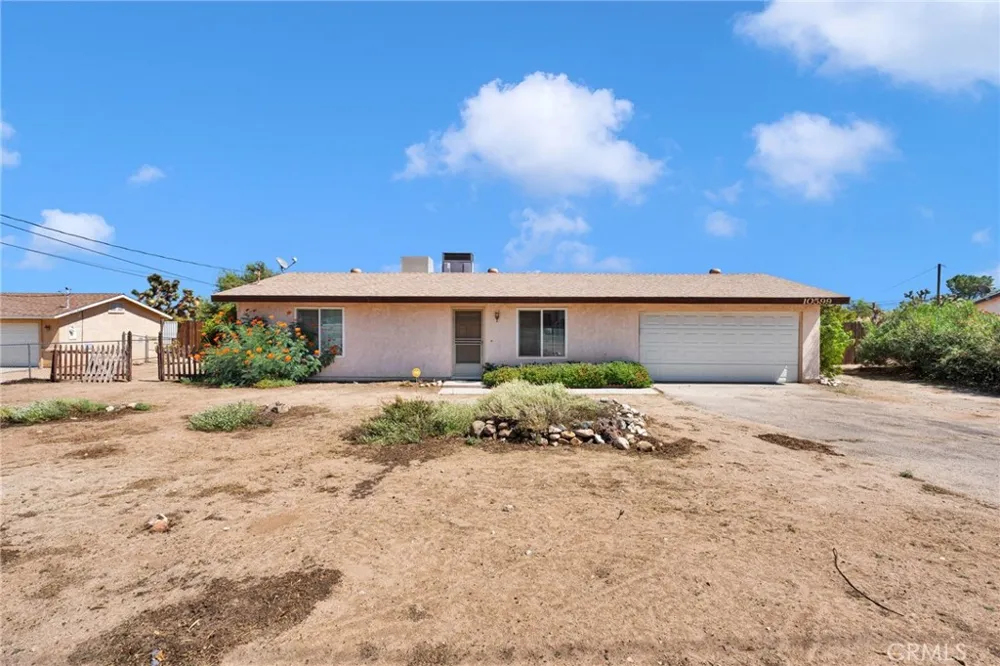 10599 Oakwood Hesperia, CA 92345