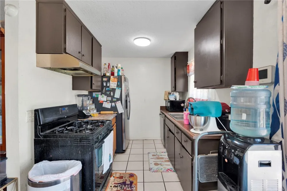 10599 Oakwood Hesperia, CA 92345