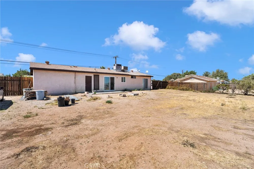 10599 Oakwood Hesperia, CA 92345