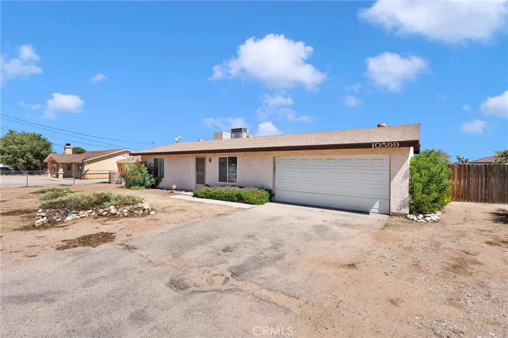 10599 Oakwood Hesperia, CA 92345