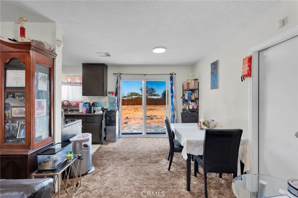 10599 Oakwood Hesperia, CA 92345