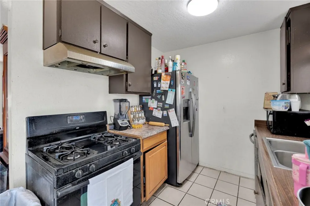10599 Oakwood Hesperia, CA 92345