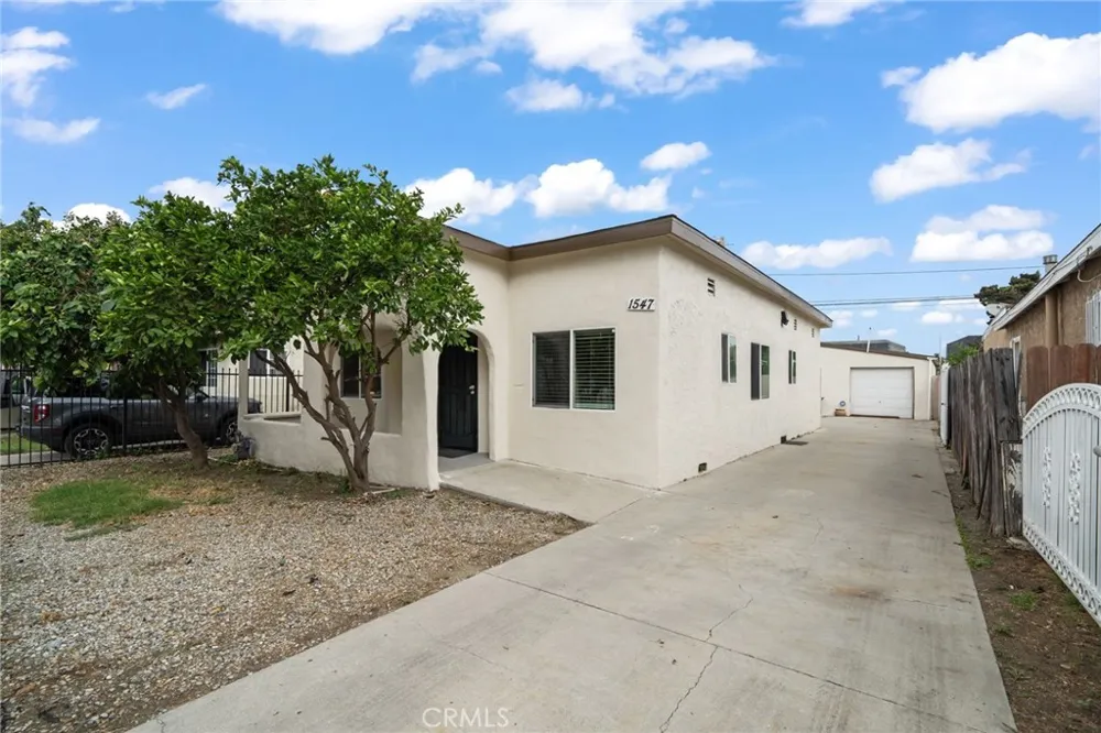 1547 W 65th Los Angeles, CA 90047