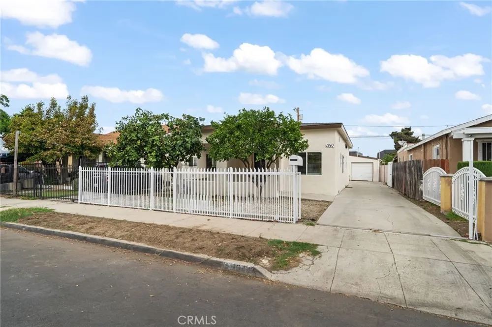 1547 W 65th Los Angeles, CA 90047