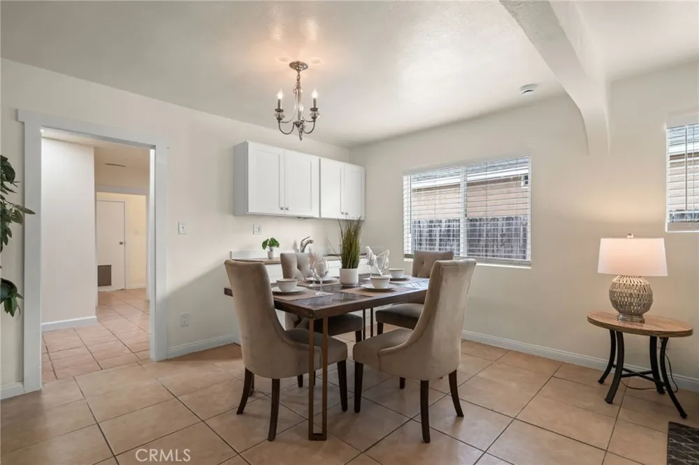 1547 W 65th Los Angeles, CA 90047