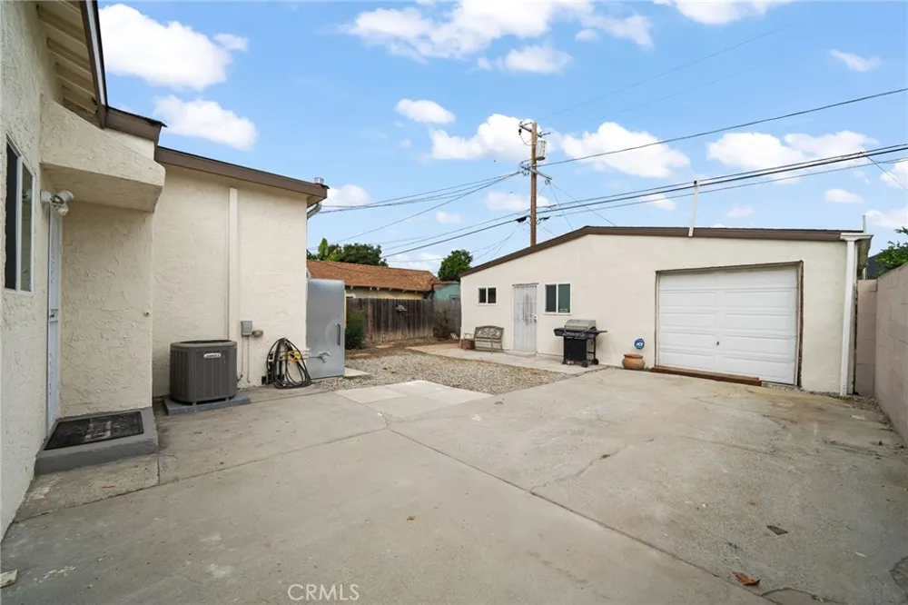 1547 W 65th Los Angeles, CA 90047