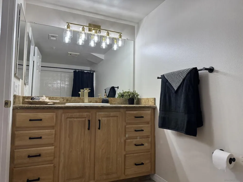 150 River Circle #206 Oceanside, CA 92057