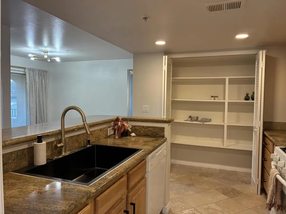 150 River Circle #206 Oceanside, CA 92057
