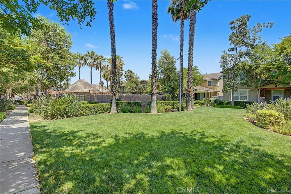 3271 Laval Riverside, CA 92503